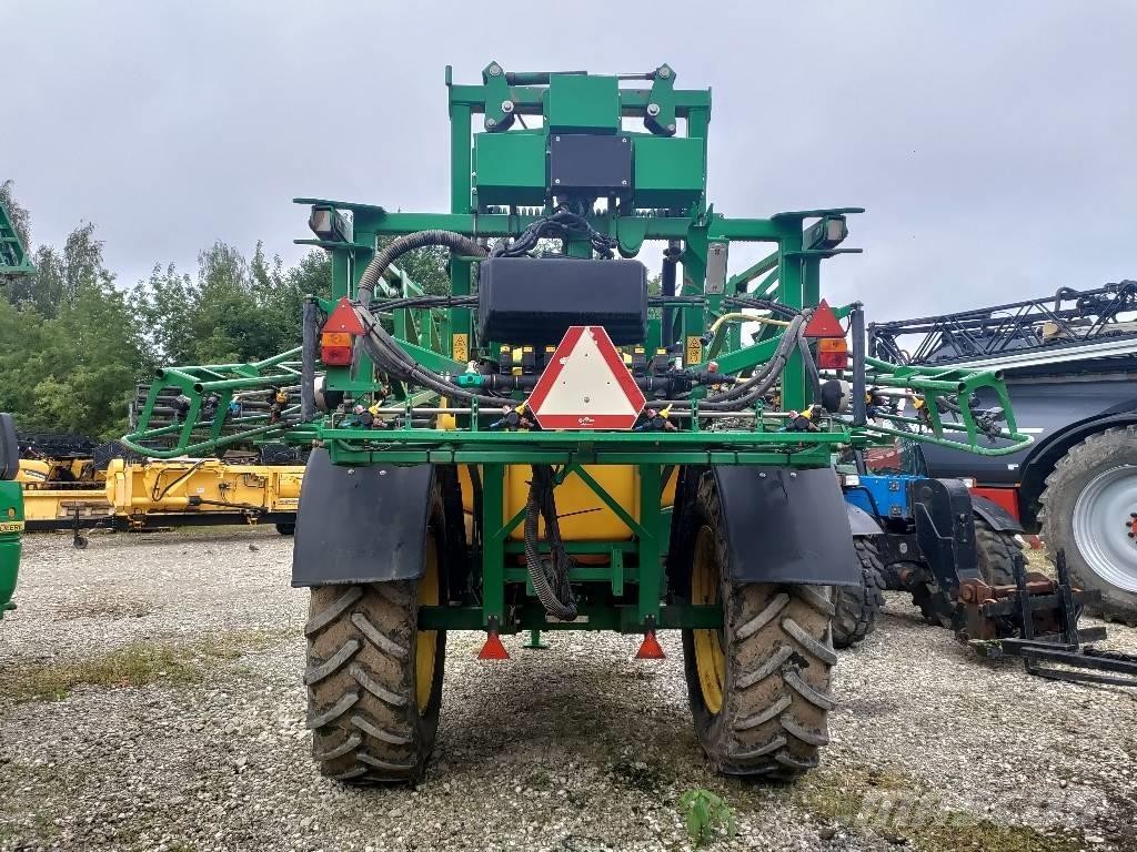 John Deere 740 i 牽引型スプレイヤー