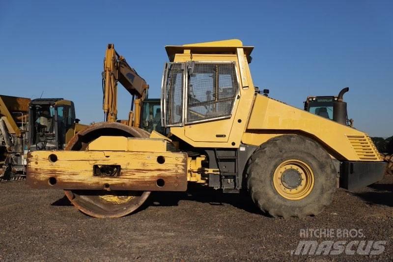Bomag BW 225 D-3 タンデムローラ