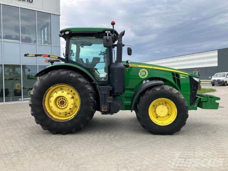 John Deere 8270 R トラクター
