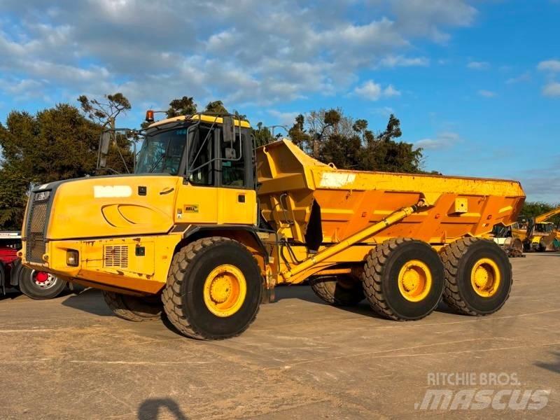 Bell B 25 D アーティキュレート式ダンプトラック