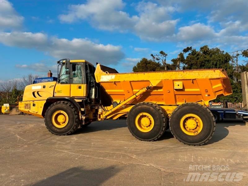Bell B 25 D アーティキュレート式ダンプトラック