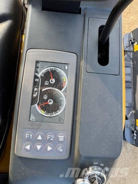 XCMG XE 18 E ミニ油圧ショベル 7t以下（ミニユンボ・ミニディガー）