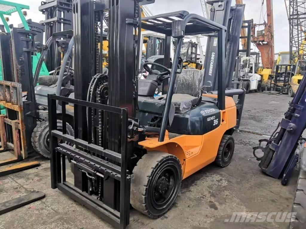 Toyota 3.5 ton ディーゼル・軽油