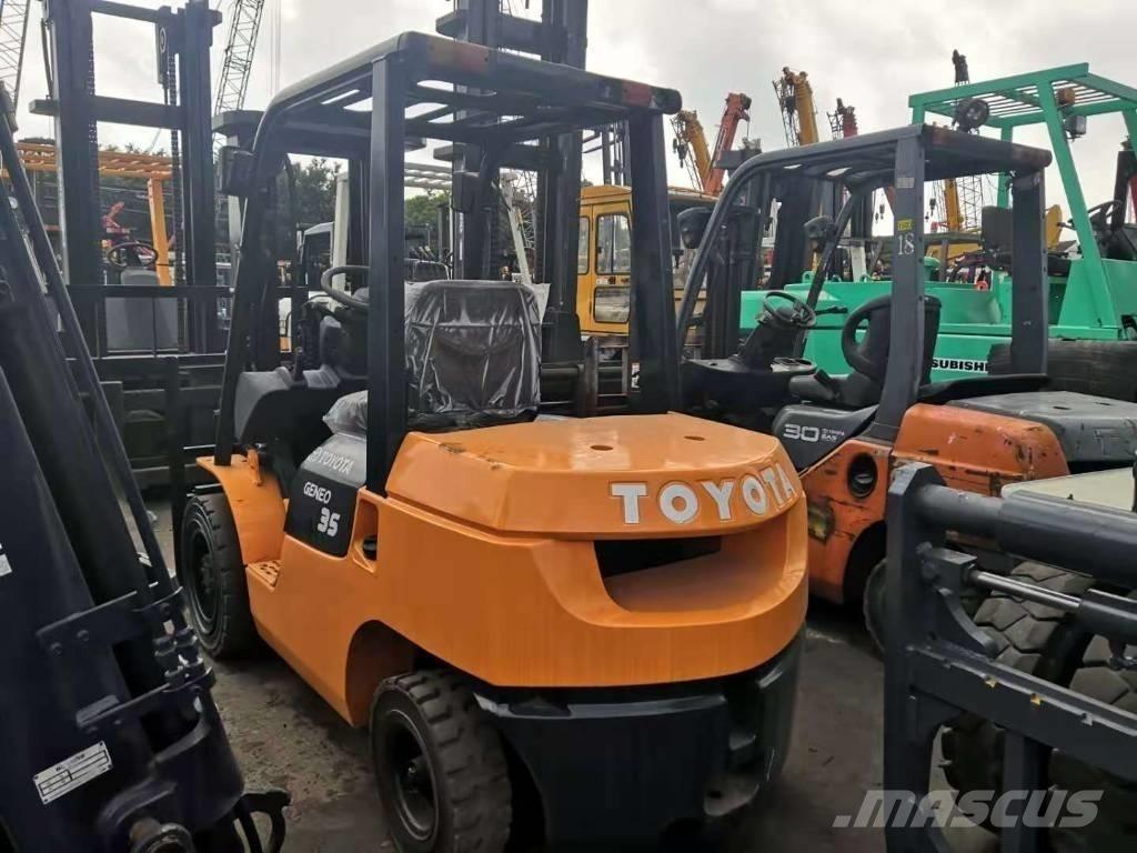 Toyota 3.5 ton ディーゼル・軽油