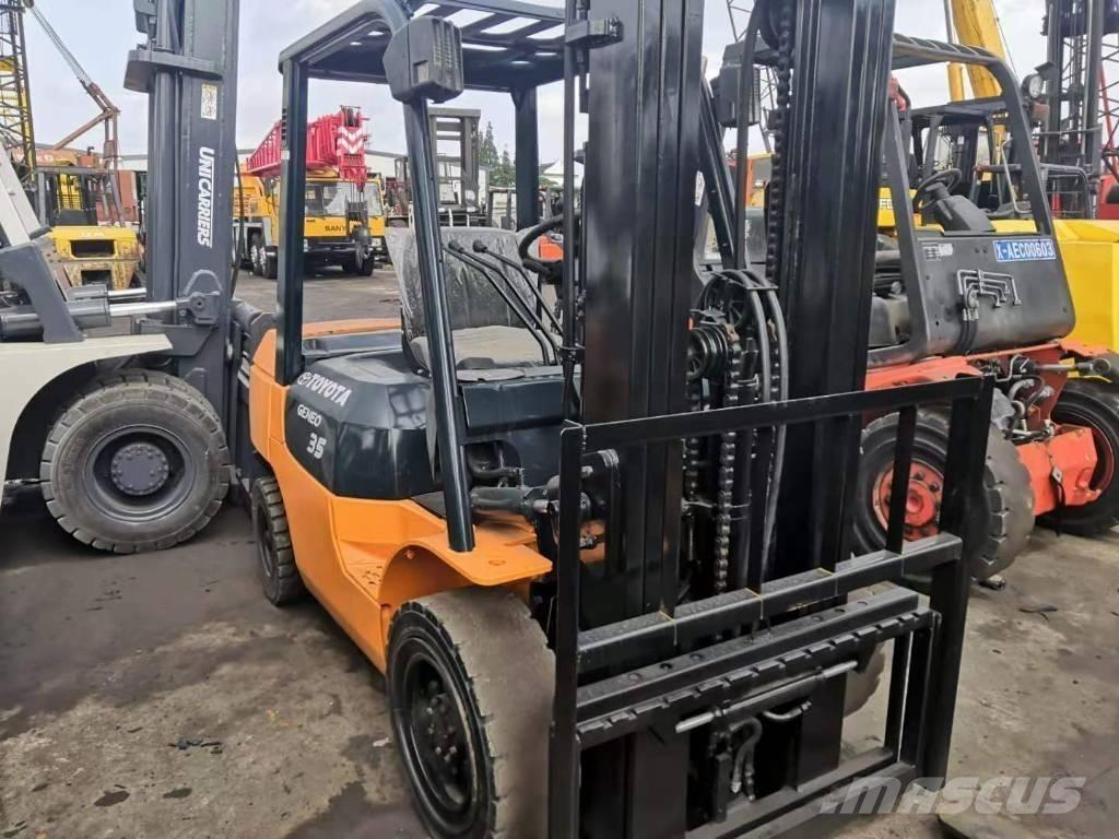 Toyota 3.5 ton ディーゼル・軽油