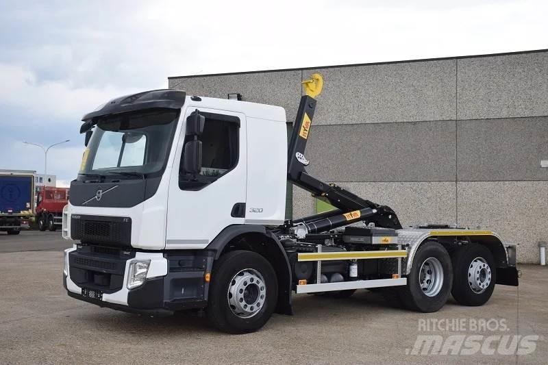 Volvo FE 320 アームロール