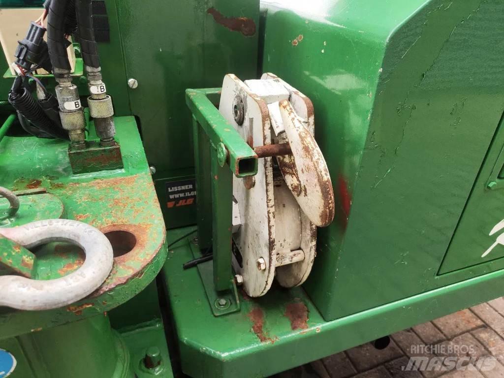Unic URW 706 CDE クローラクレーン