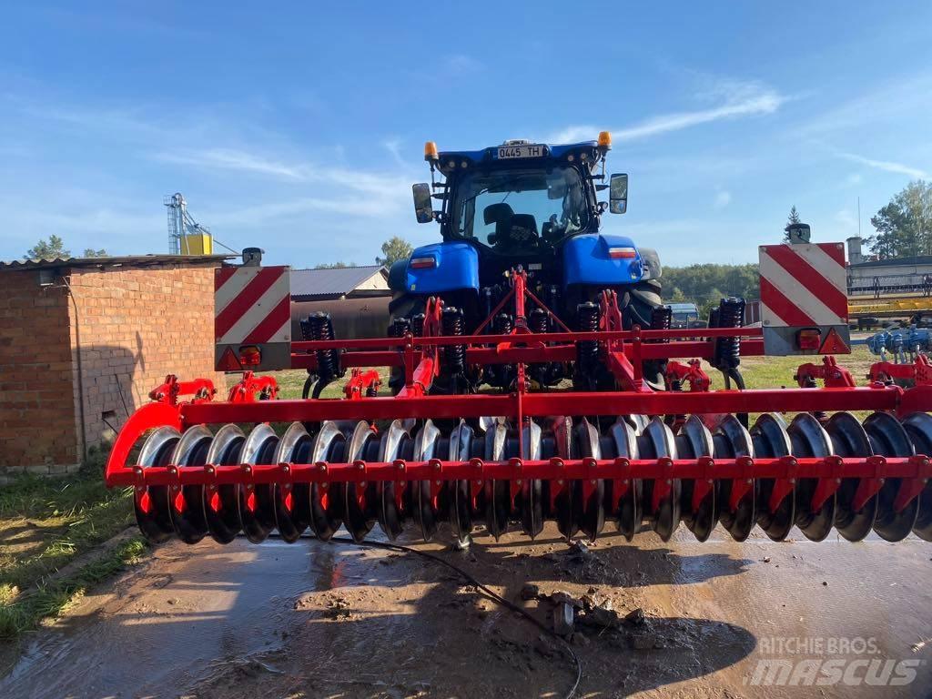 Horsch Terrano 3 FX カルチベーター