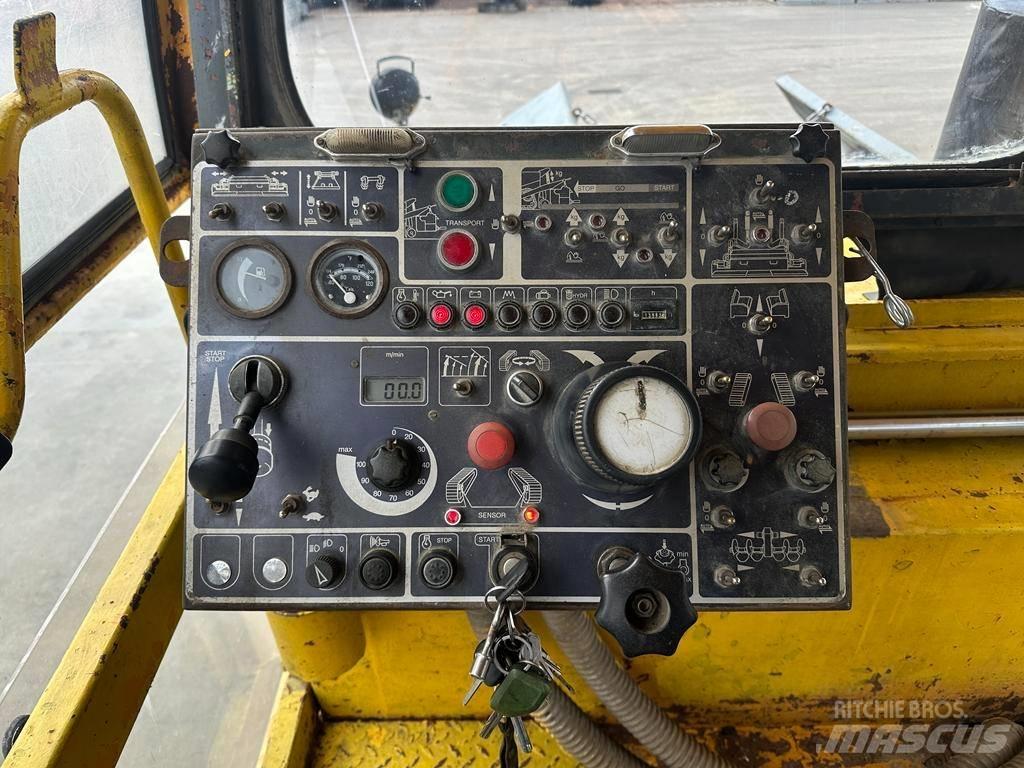 Demag DF 140 C アスファルトフィニッシャ