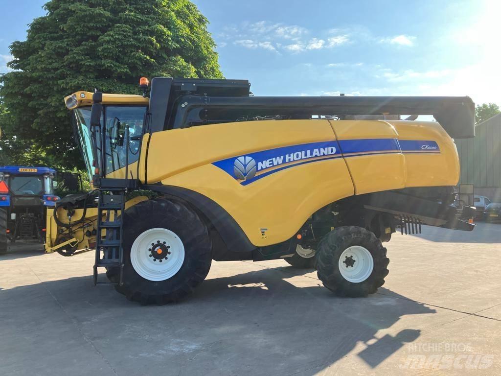 New Holland CX 6090 コンバイン