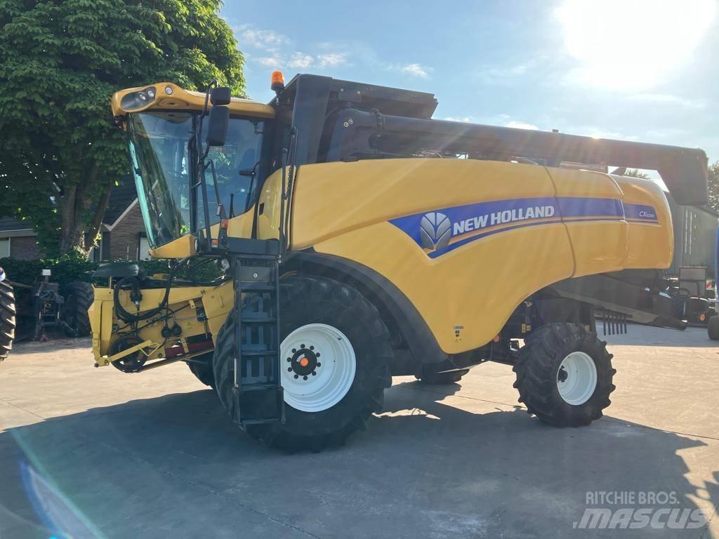 New Holland CX 6090 コンバイン