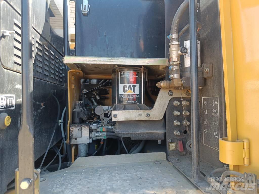 CAT M 315 D ホイール式油圧ショベル（パワーショベル・ユンボ・バックホー）
