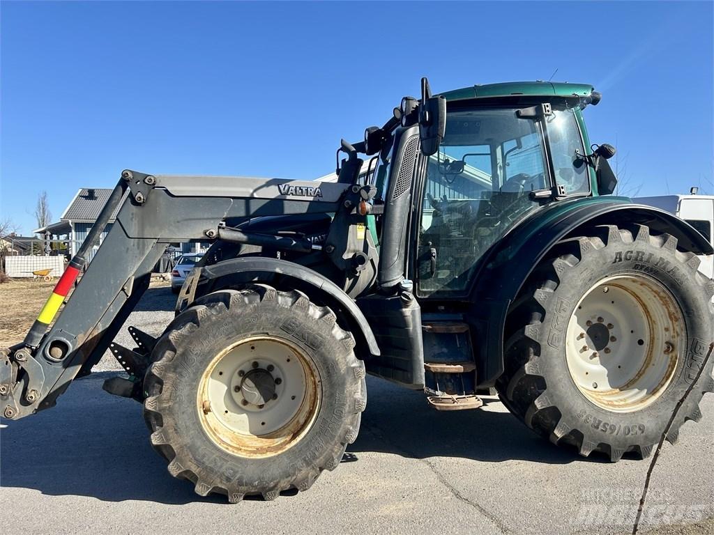Valtra N 174 VERSU トラクター