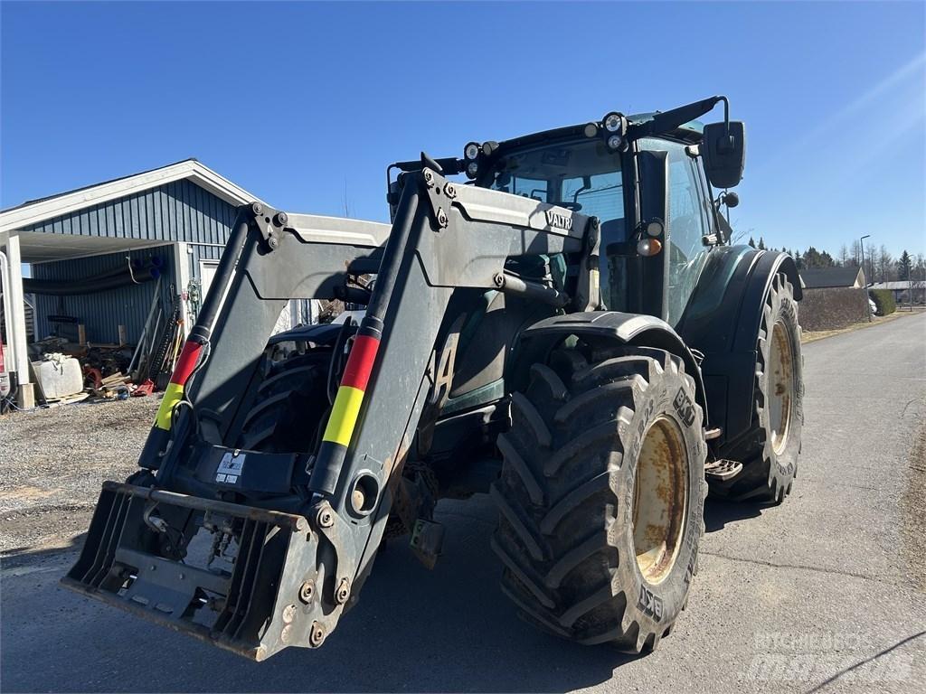 Valtra N 174 VERSU トラクター