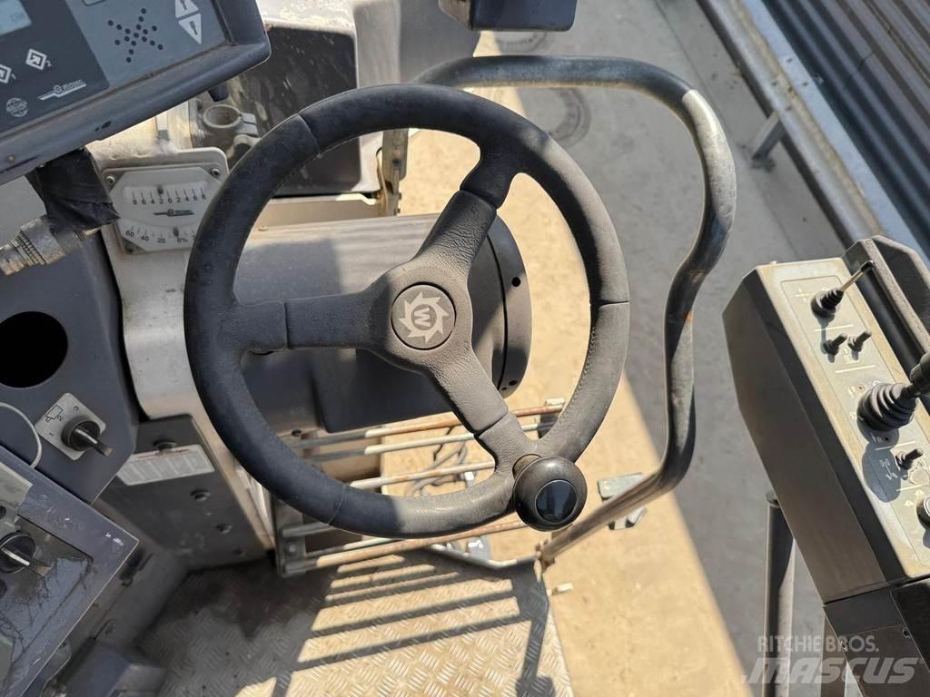 Wirtgen W 150 アスファルトコールドミリングマシーン