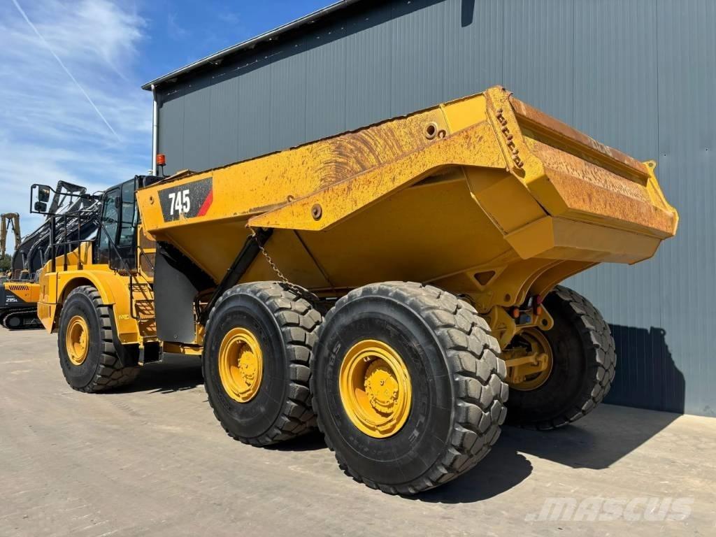 CAT 745 04A アーティキュレート式ダンプトラック