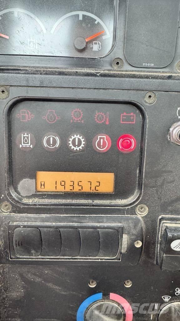 CAT D 6 N LGP ブルドーザー