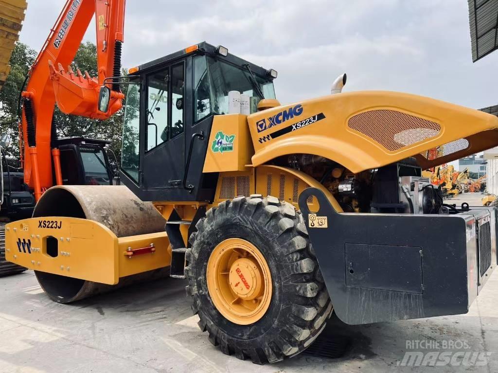 XCMG XS 223 J 振動ローラ