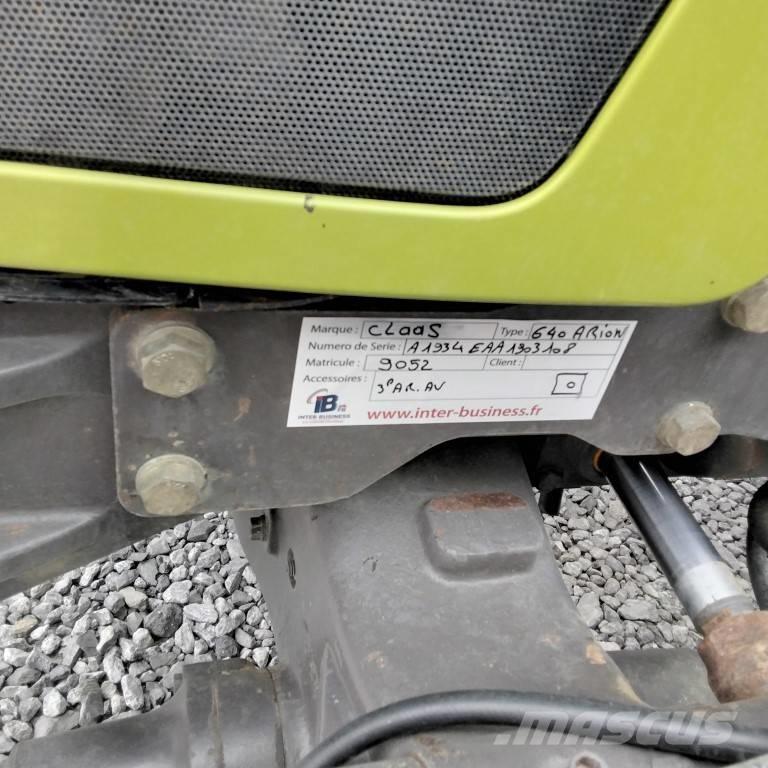 CLAAS 640 ARION トラクター