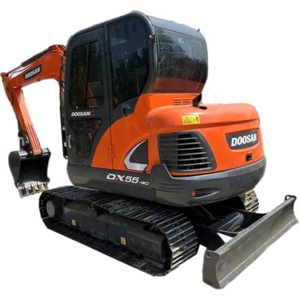 Doosan DX55 ホイール式油圧ショベル（パワーショベル・ユンボ・バックホー）