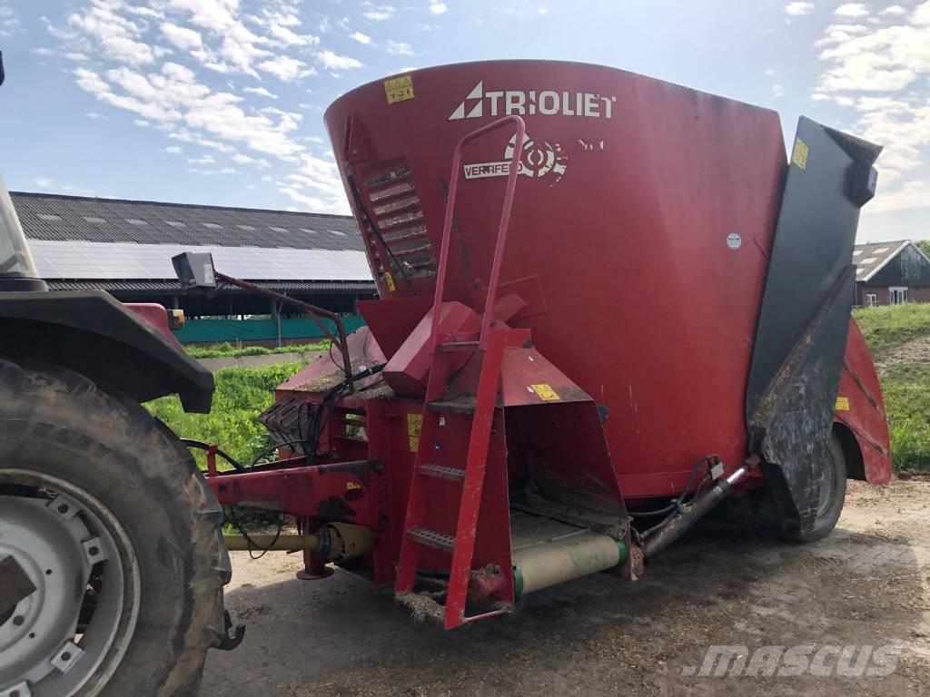 Trioliet VF-12 家畜飼料供給機