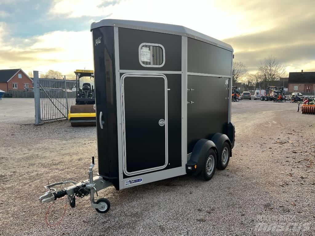 Ifor Williams HB 403 家畜輸送用セミトレーラー