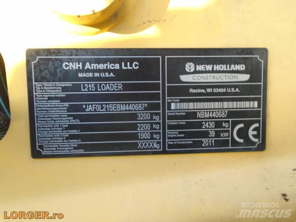 New Holland L 215 スキッドステアローダー