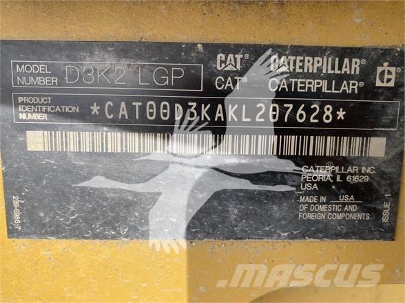 CAT D3K2 LGP ブルドーザー