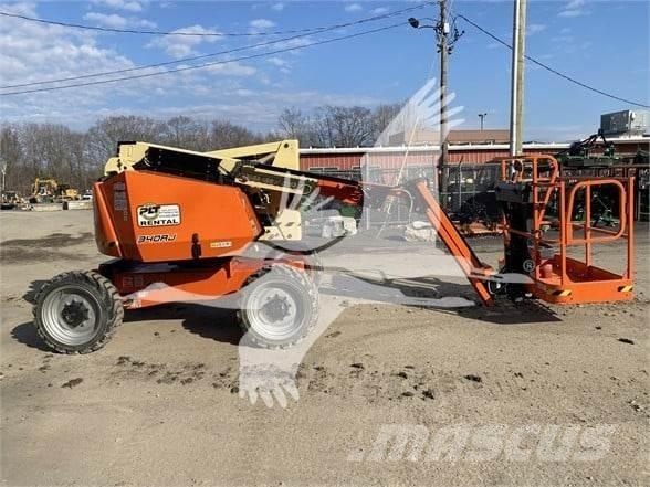 JLG 340AJ ブームリフト　屈伸型