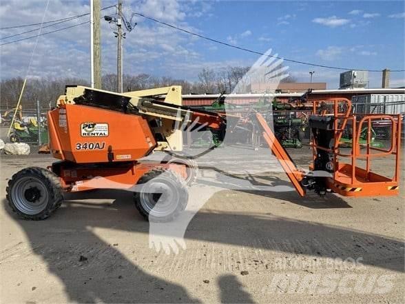 JLG 340AJ ブームリフト　屈伸型