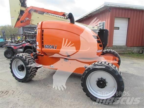 JLG 600AJ ブームリフト　屈伸型