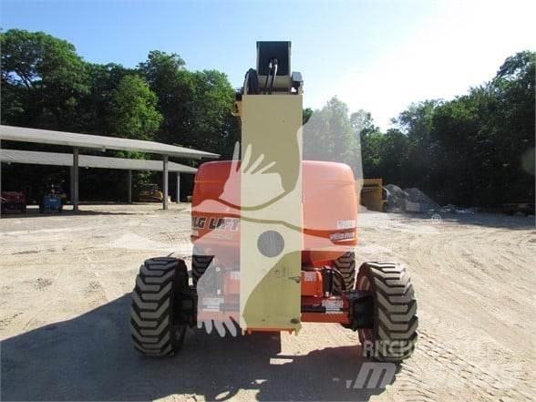 JLG 600AJ ブームリフト　屈伸型