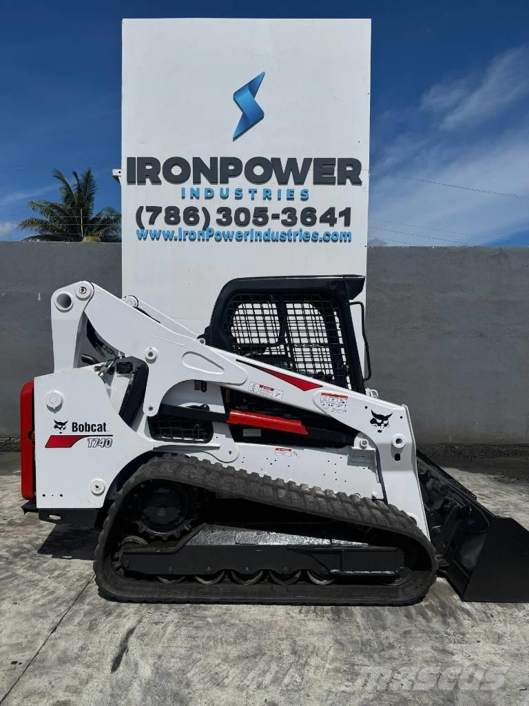 Bobcat T 740 スキッドステアローダー