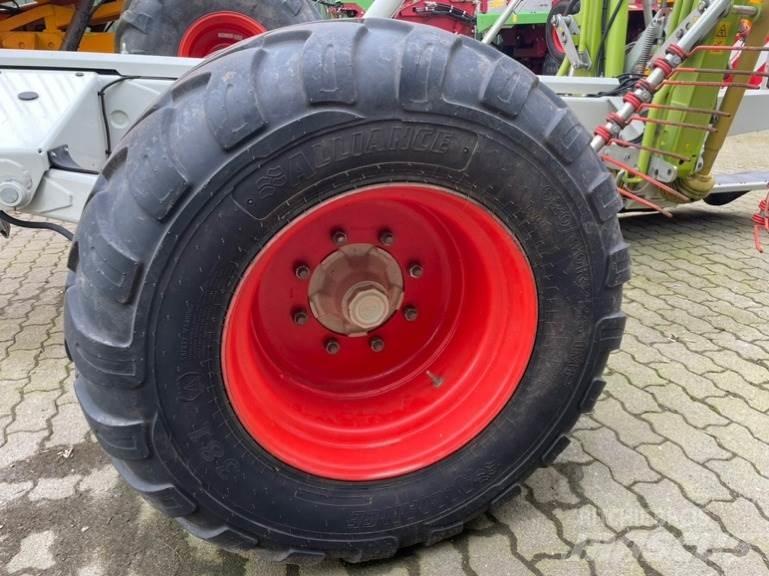 CLAAS Liner 3600 スワーサー・ウインドローア