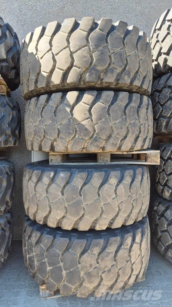 BKT 23.5R25 タイヤ、ホイル、リム
