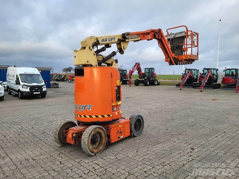 JLG E 300 AJP ブームリフト　屈伸型