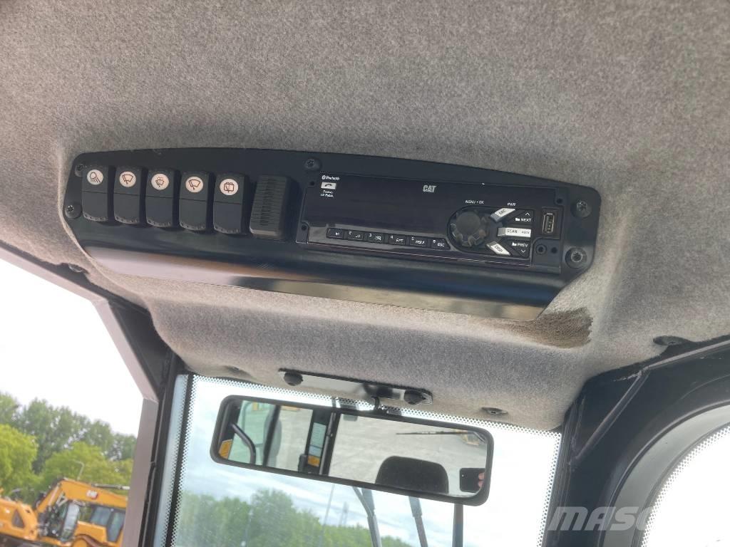 CAT D 6 K 2 LGP ブルドーザー