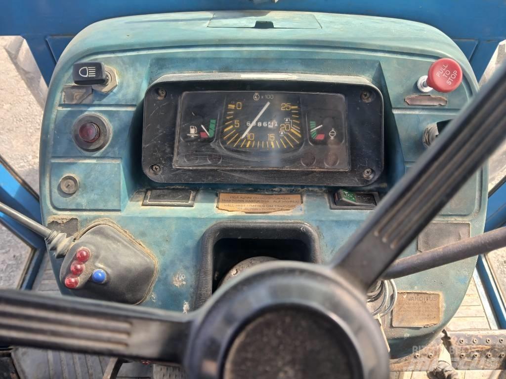 Ford 5610 Farmal トラクター