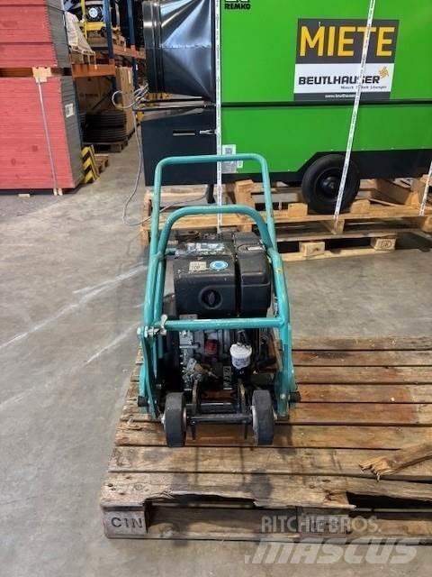 Ammann APF 20/50 プレートコンパクター