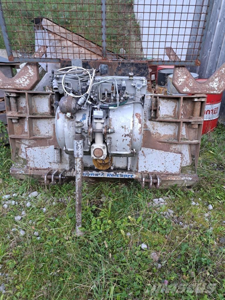 Valtra T 162 林業トラクター