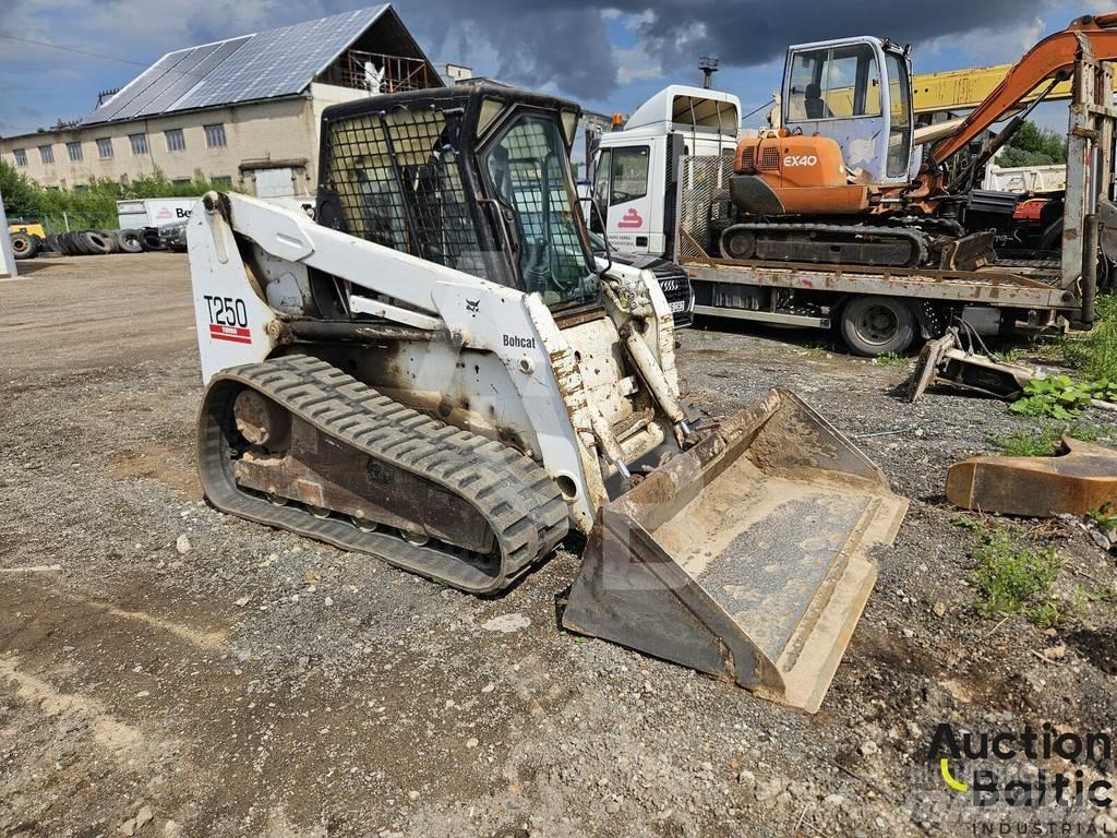 Bobcat T 250 クローラーローダー