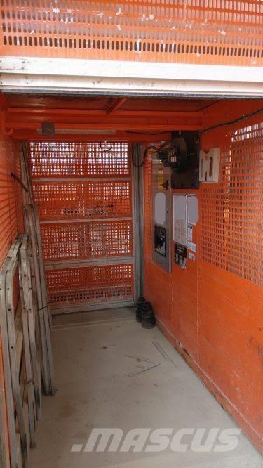 Alimak Scando 450 中古 - マストクライミング作業用プラットフォーム
