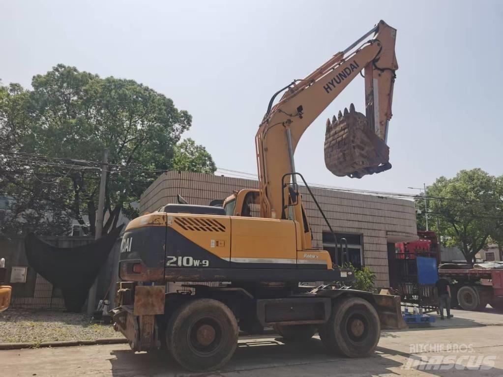 Hyundai r210w-9 ホイール式油圧ショベル（パワーショベル・ユンボ・バックホー）