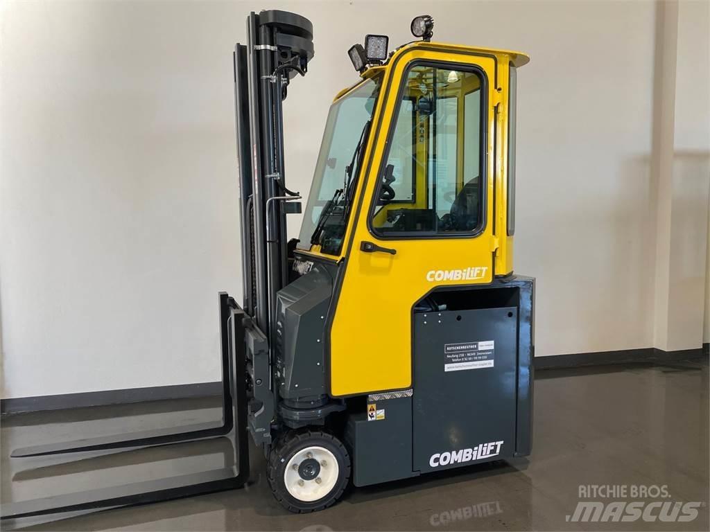 Combilift CBE3000 全方向リーチ型フォークリフト