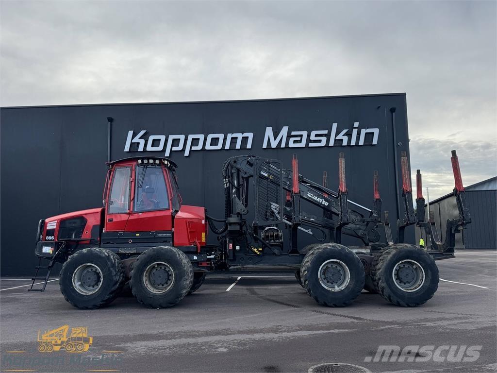 Komatsu 895 フォワーダー