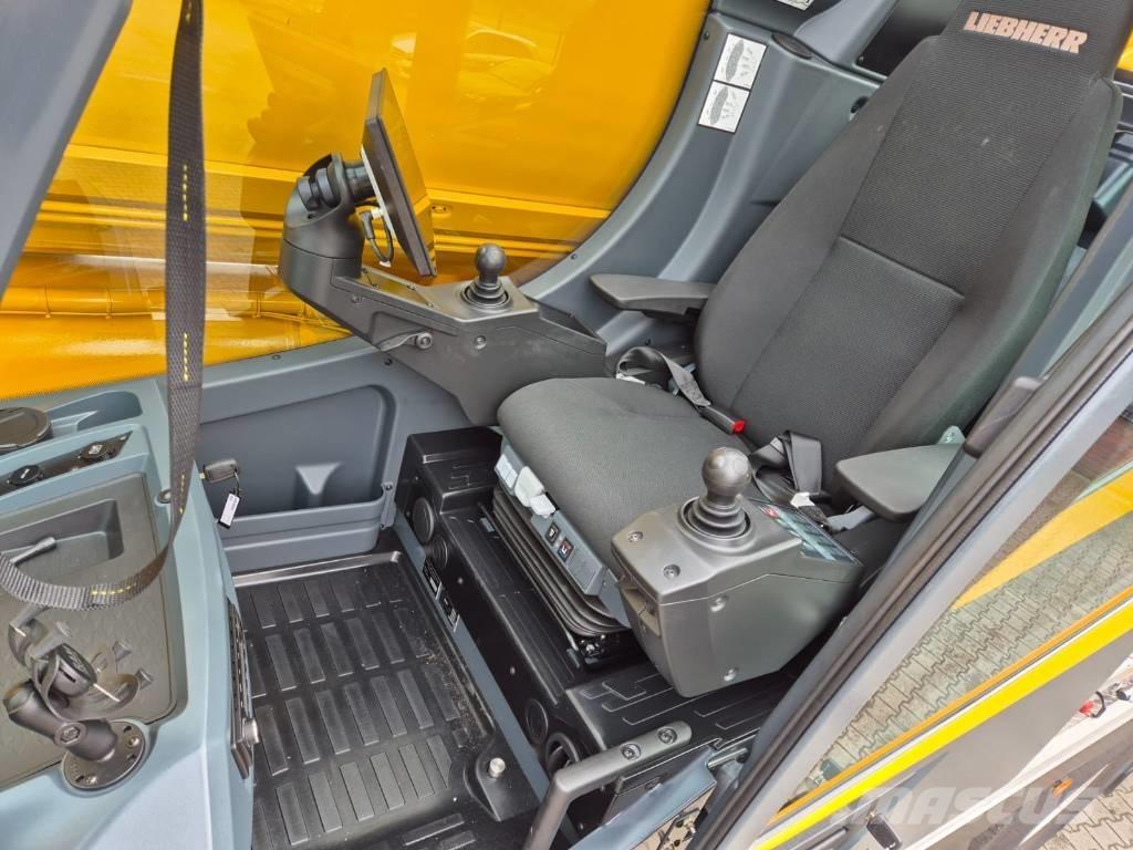 Liebherr LTM1300-6.4 オールテレーンクレーン