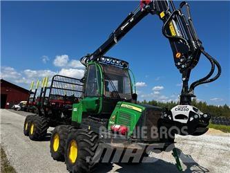 John Deere 810 E フォワーダー