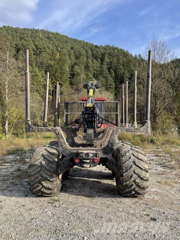 Komatsu 860.4 フォワーダー