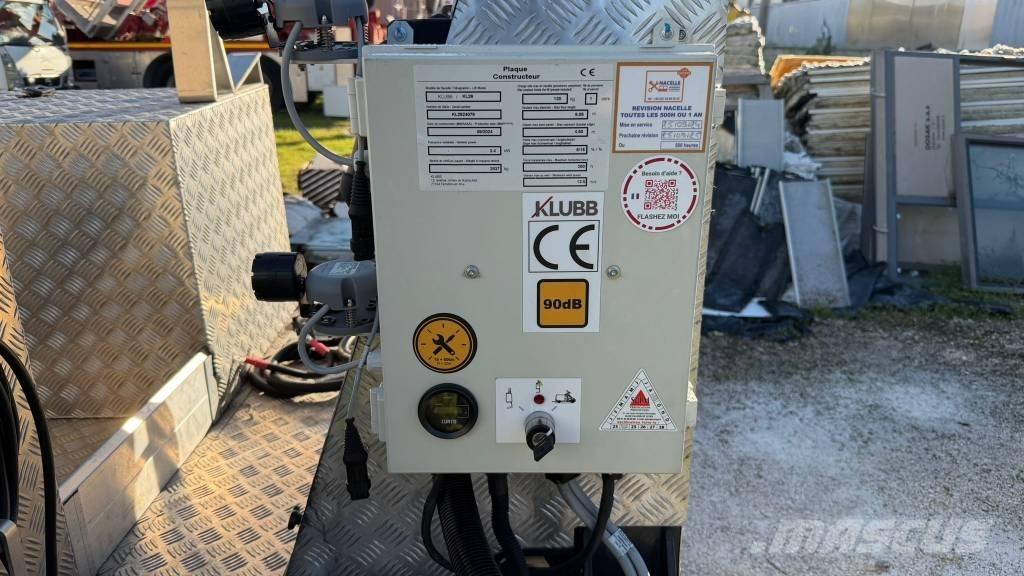 Klubb KL26 高所作業台付トレーラー