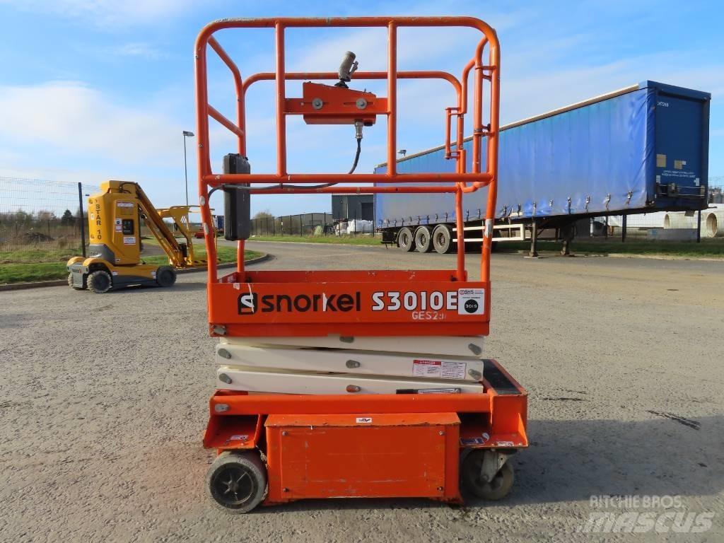 Snorkelift S 3019 E バッテリーフォークリフト